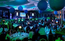 Tips for organizing a spectacular event without ruining yourself or die in the try