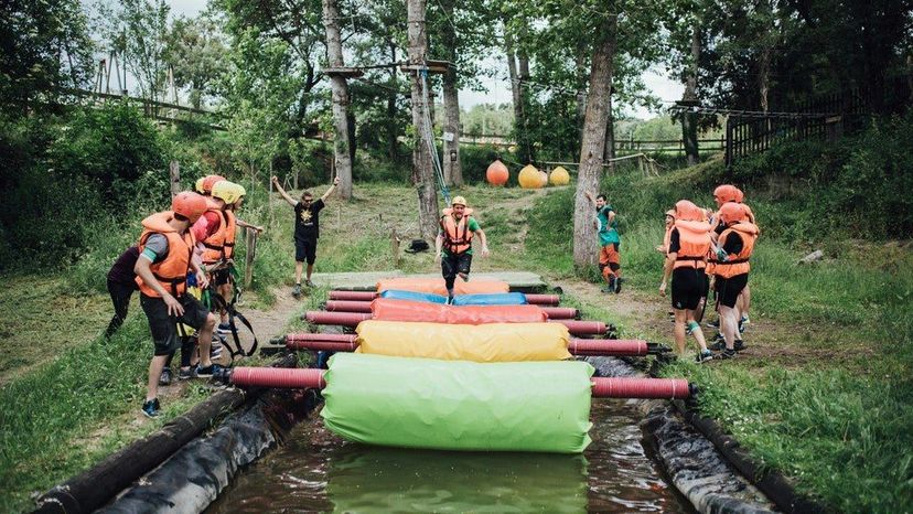 Humor amarillo team building